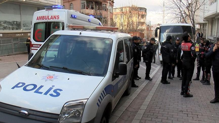 Moving hours in Istanbul! Armed intervention from the police