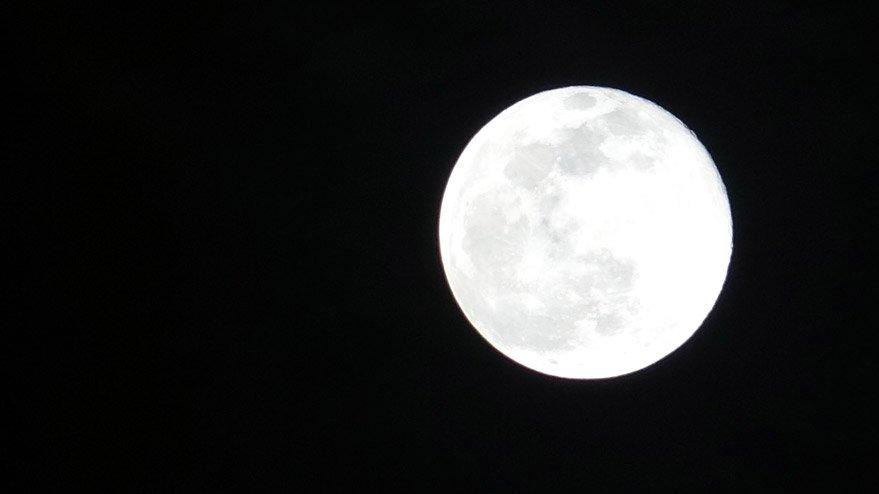 The magnificent view of Super Moon in Istanbul