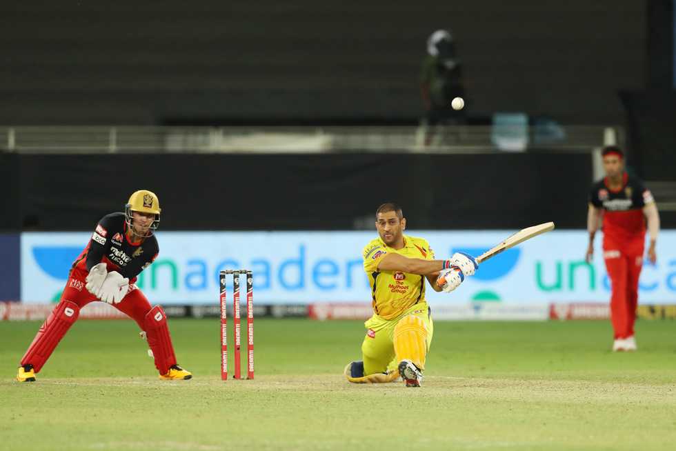شدد MS Dhoni على أهمية الضرب بقصد في المنتصف شدد MS Dhoni على أهمية الضرب بقصد في المنتصف